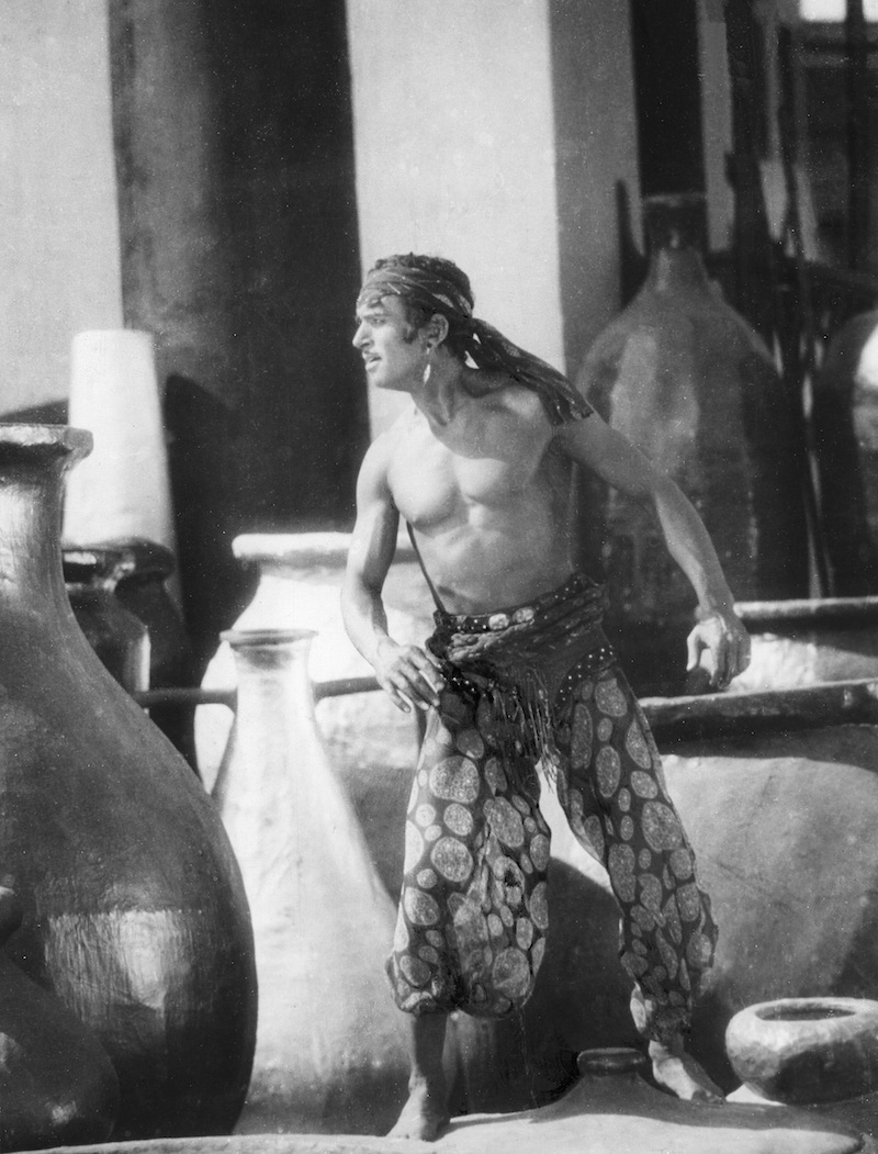 Fairbanks Sr in 'The Thief of Bagdad' in 1924.