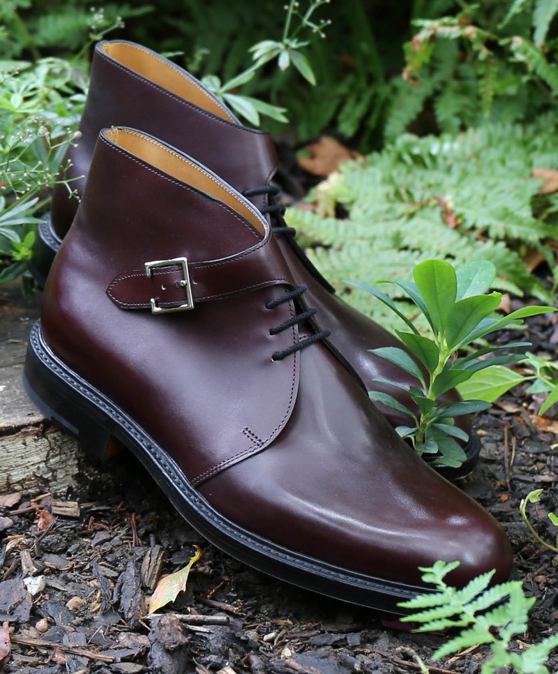 The single buckle on these John Lobb creations updates the classic chukka boot.