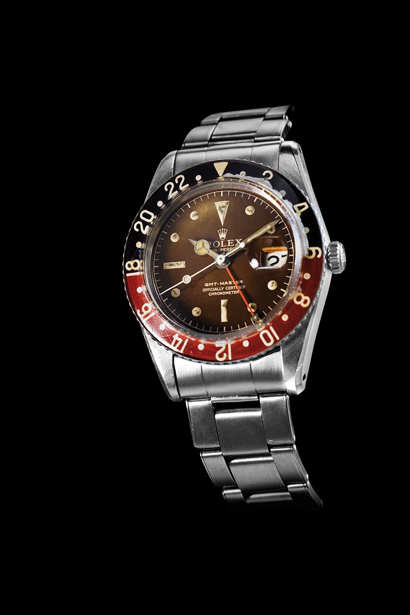 The original ref. 6542 with Bakelite bezel.