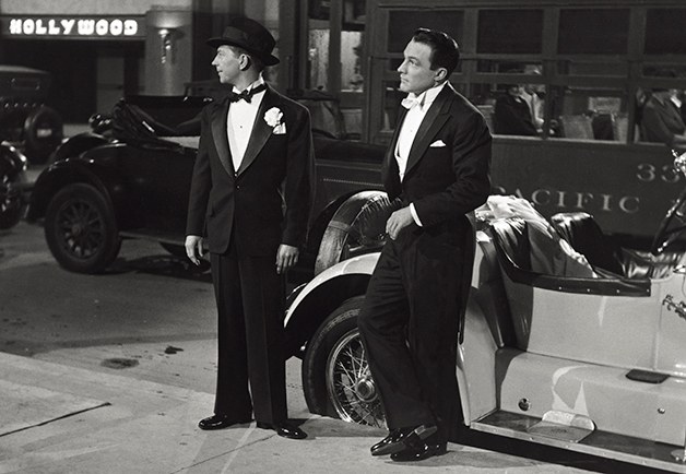 The transition between white and black tie dress codes was a quick, but at times uncertain one. For much of the 1920s, the two would often be worn alongside one another.