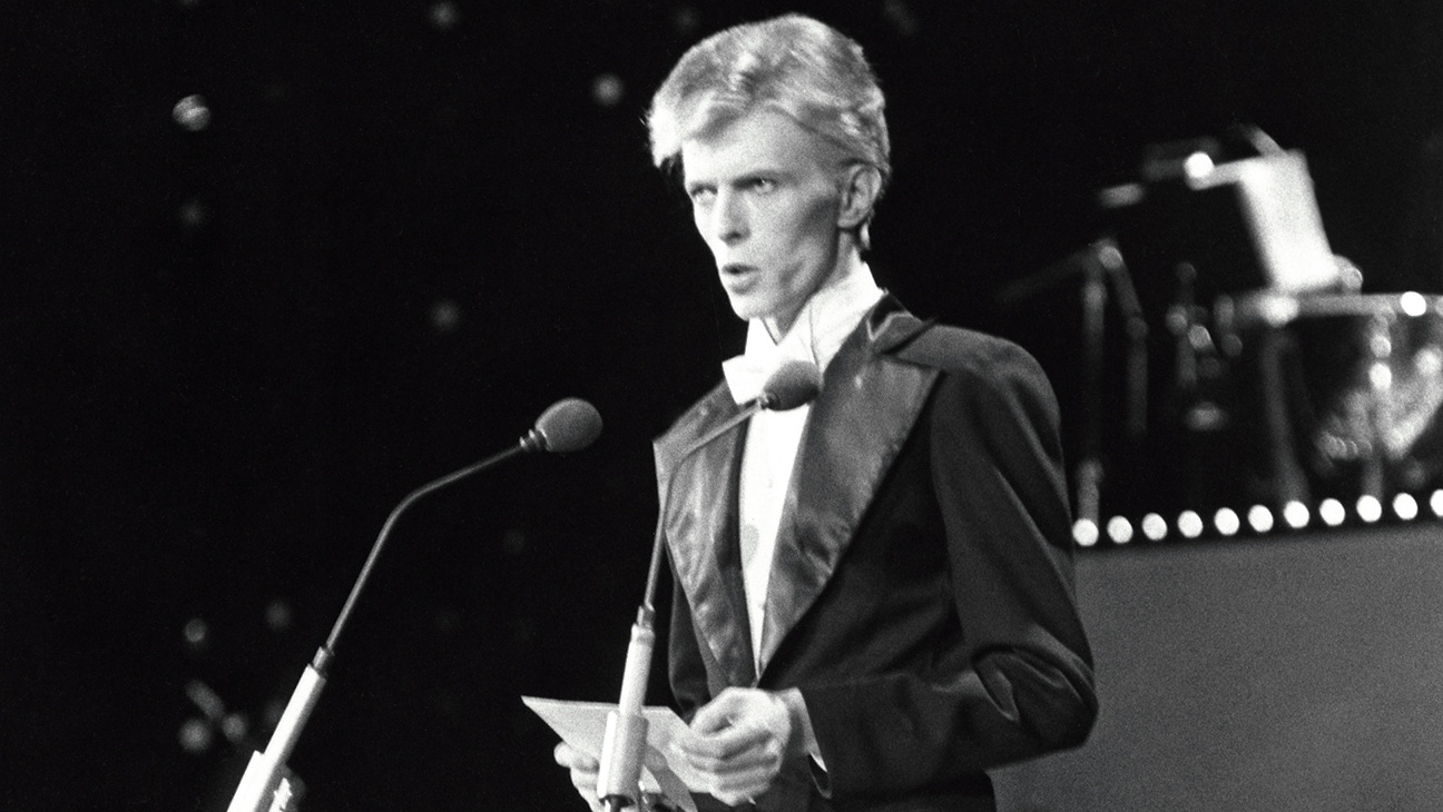 The Thin White Duke in all his new-romantic finery, on stage at the Grammy's in 1975.