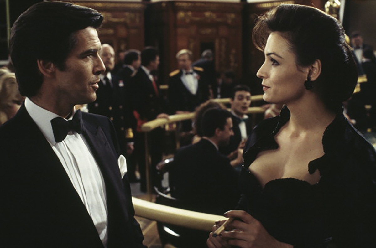 Pierce Brosnan stars as James Bond alongside Famke Janssen as the villainous Xenia Onatopp in the film 'GoldenEye', 1995.