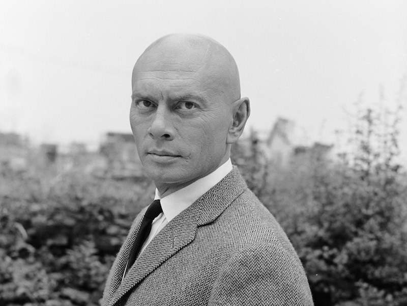 Yul Brynner circa 1969. Photo by Graham Stark/Hulton Archive/Getty Images.