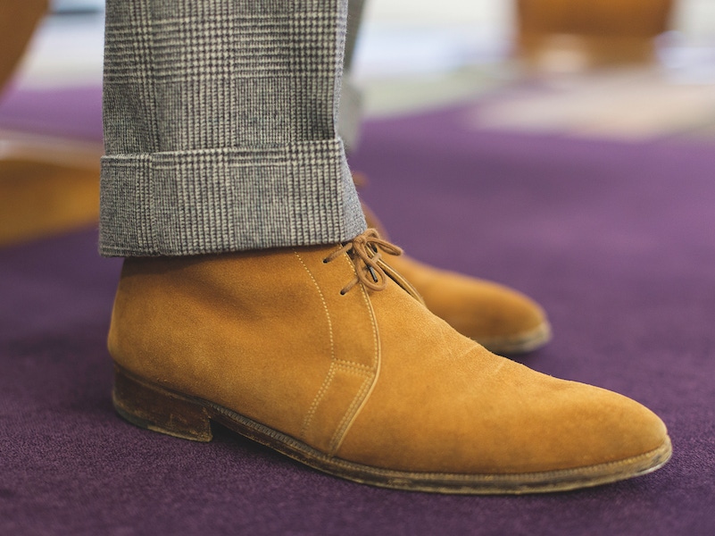 Lorenzo wears bespoke suede boots from Dimitri Gomez. He has found himself with a large collection of suede shoes: “I find them chic and classy.”