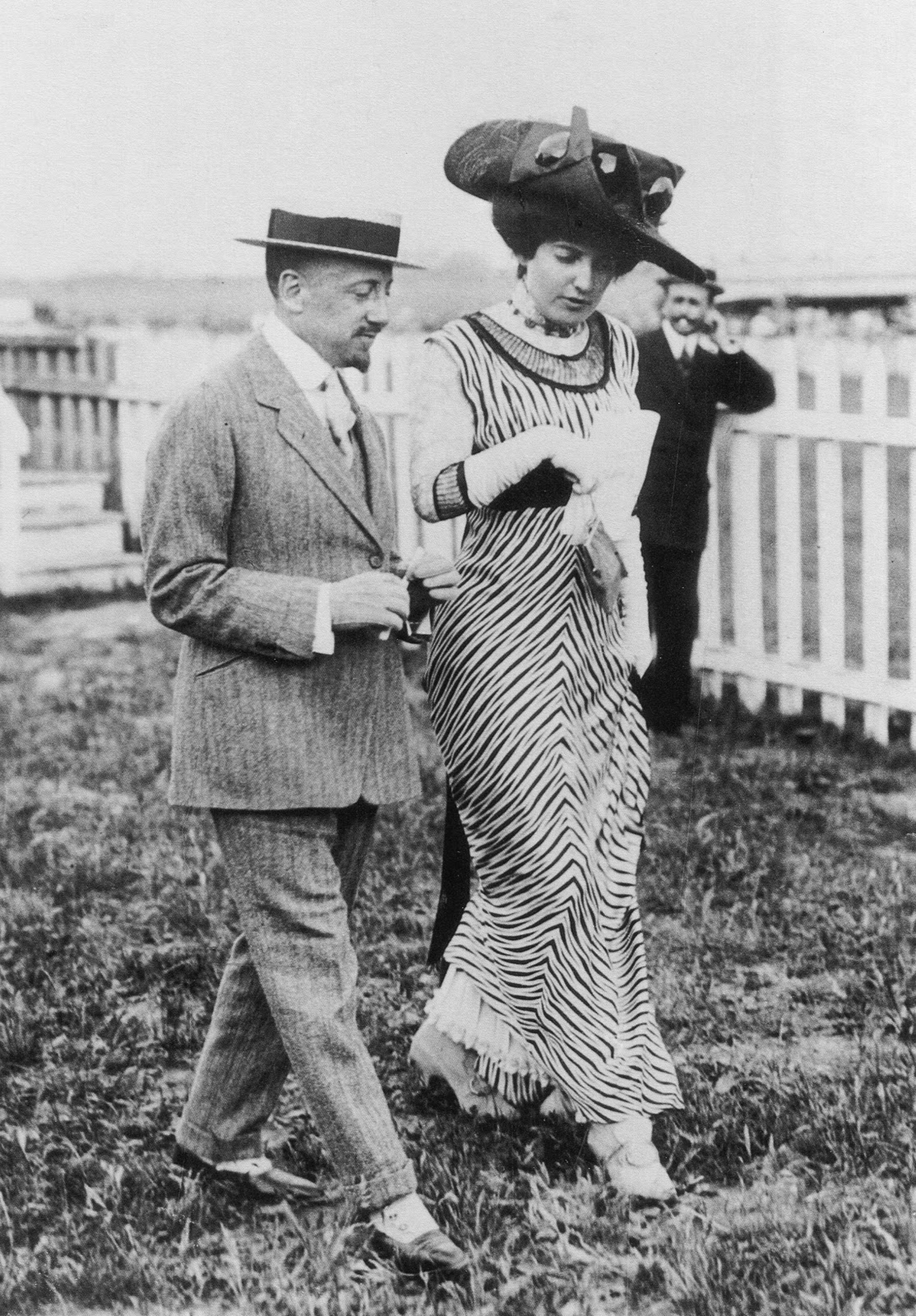 Ida Rubinstein and Gabriele D'Annunzio. Photo by Fine Art Images/Heritage Images/Getty Images.