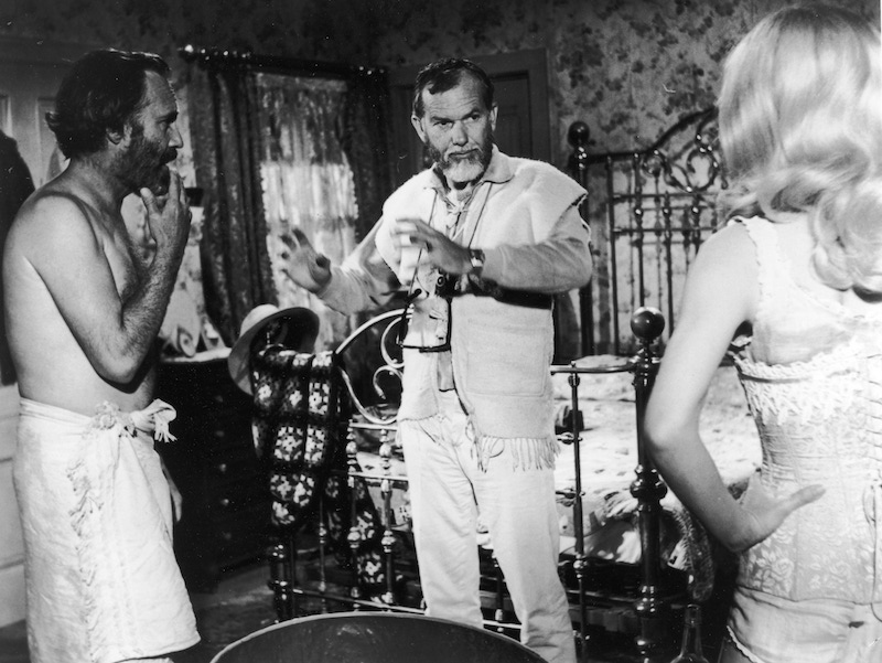 Jason Robards  and Stella Stevens with American director Sam Peckinpah on set of Peckinpah's film 'The Ballad of Cable Hogue', 1970. Photo by Getty Images/Getty Images.