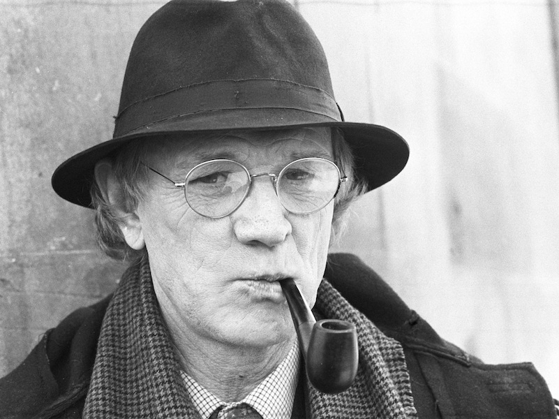 Irish actor Richard Harris on set of the television drama 'Maigret' on February 15, 1988. Photo by Larry Ellis/Express/Getty Images.