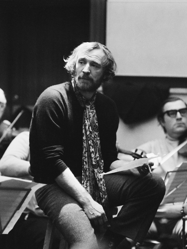 Irish actor and singer Richard Harris recording an LP, 1971. Photo by Jack Kay/Daily Express/Getty Images.