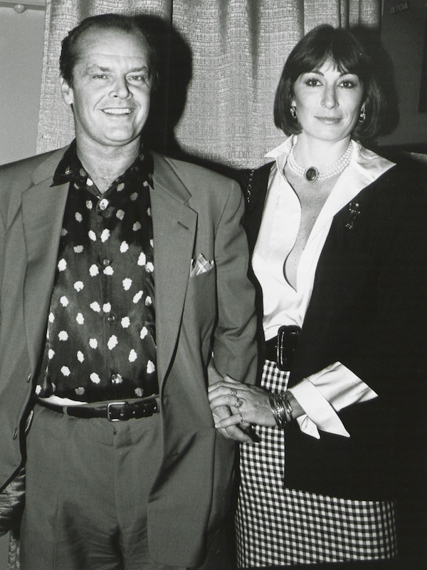Actor Jack Nicholson with his partner, actress Anjelica Huston, USA 1985. (Photo by The LIFE Picture Collection/Getty Images)