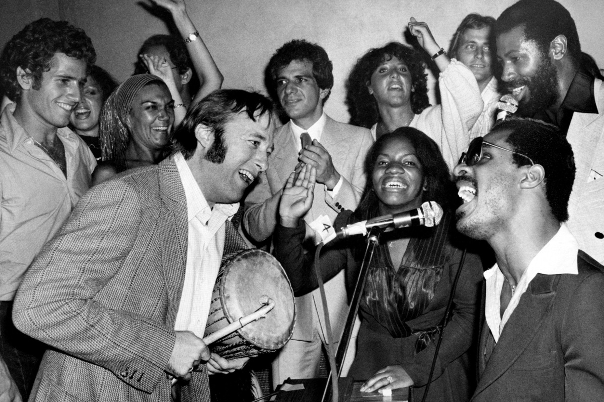 Stevie Wonder with Stephen Stills, Stephanie Mills and Teddy Pendergrass at Studio 54, 1977.