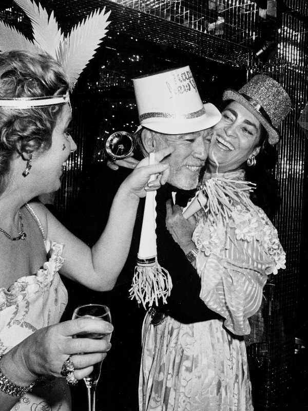 Anthony Quinn and wife Yolanda at Régine's New Year's Eve party in 1982.