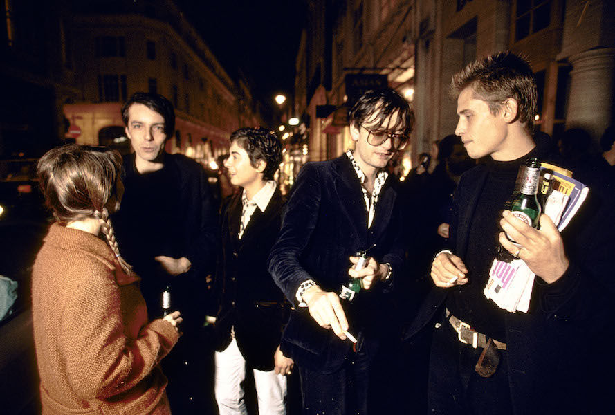 Jarvis Cocker and friends at opening of Angus Fairweather’s show at Jay Joplin Gallery. Photo by Alamy.