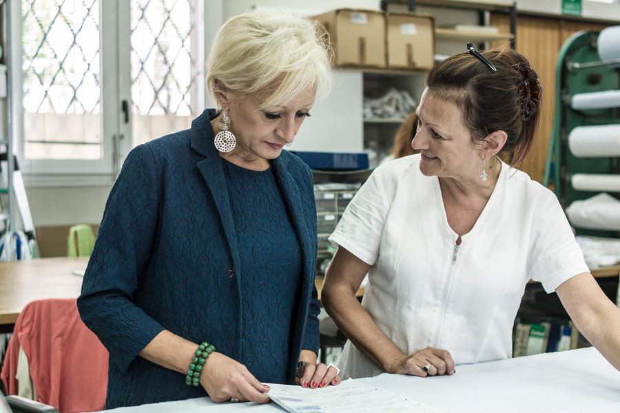 Manuela Vignudelli in Marol's workshop.