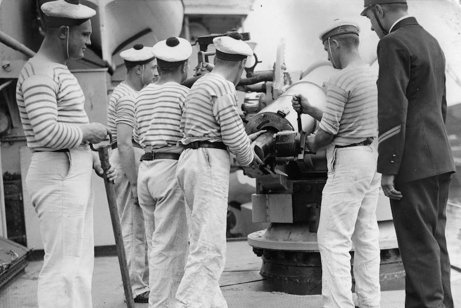 Training of officers and cadets of a french ship on the River Thames, London, England 1935. Photo by Getty.