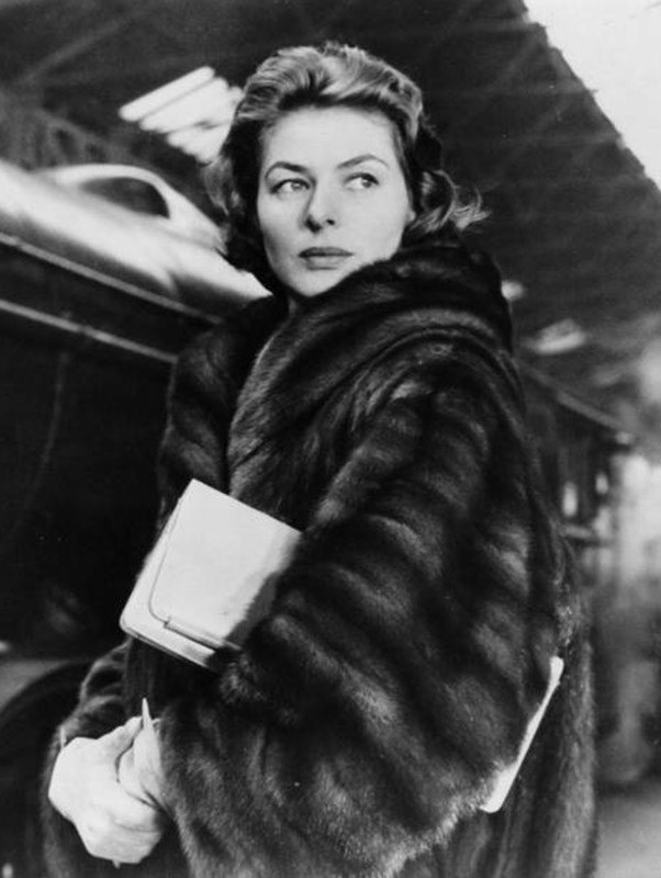 Epitomising 1940s glamour in a fur coat, circa 1948.