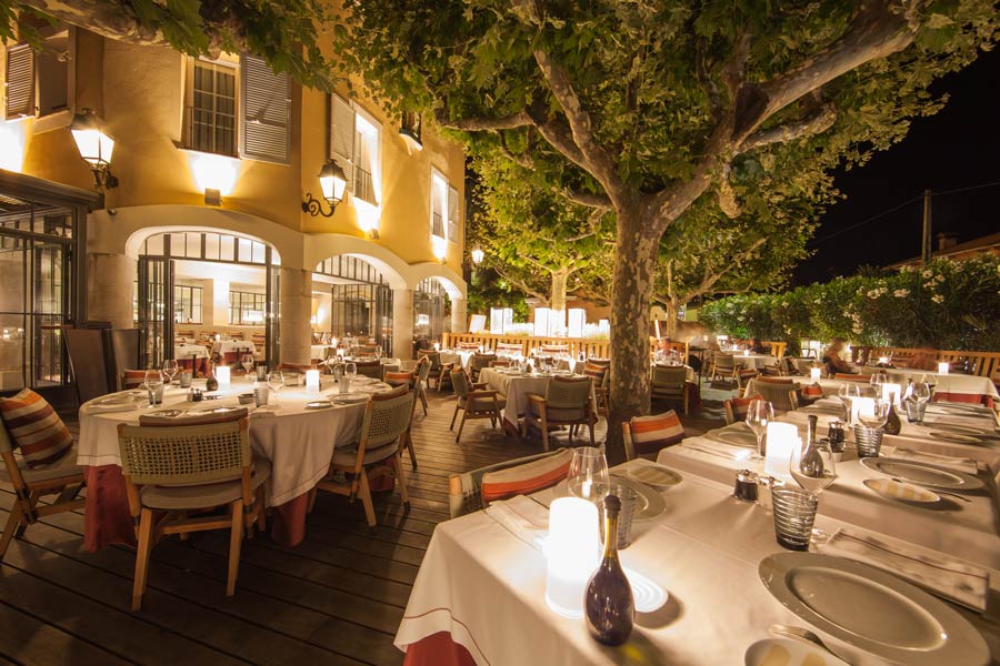 The courtyard at Hotel Byblos' Rivea.