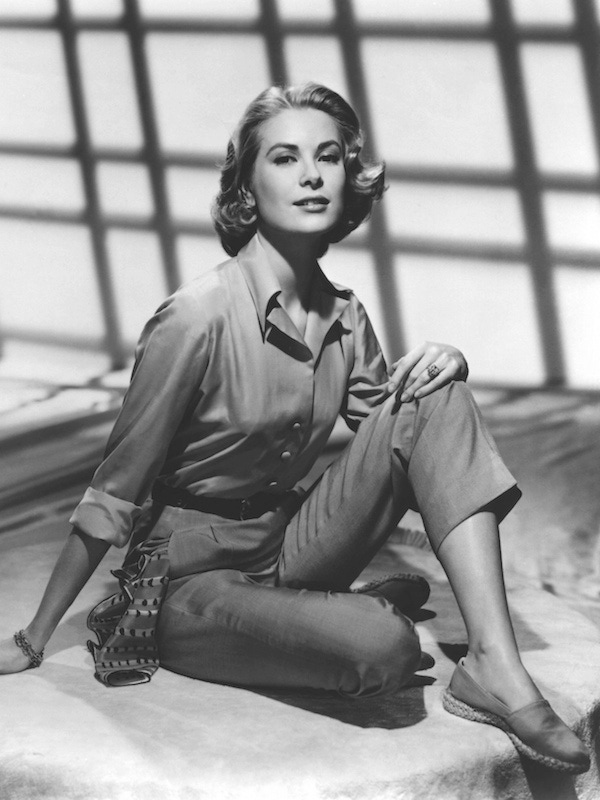 Grace Kelly displaying her effortless style finished off with a pair of espadrilles, circa 1950s.