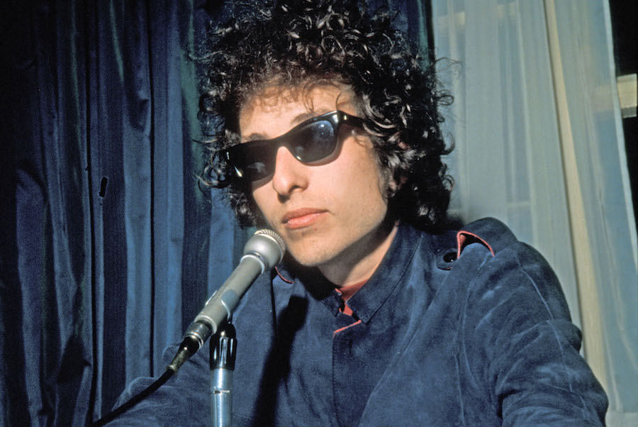 Bob Dylan at the Mayfair Hotel in London, 1966. Photo Tony Gale/Pictorial Press Ltd/Alamy Stock Photo.