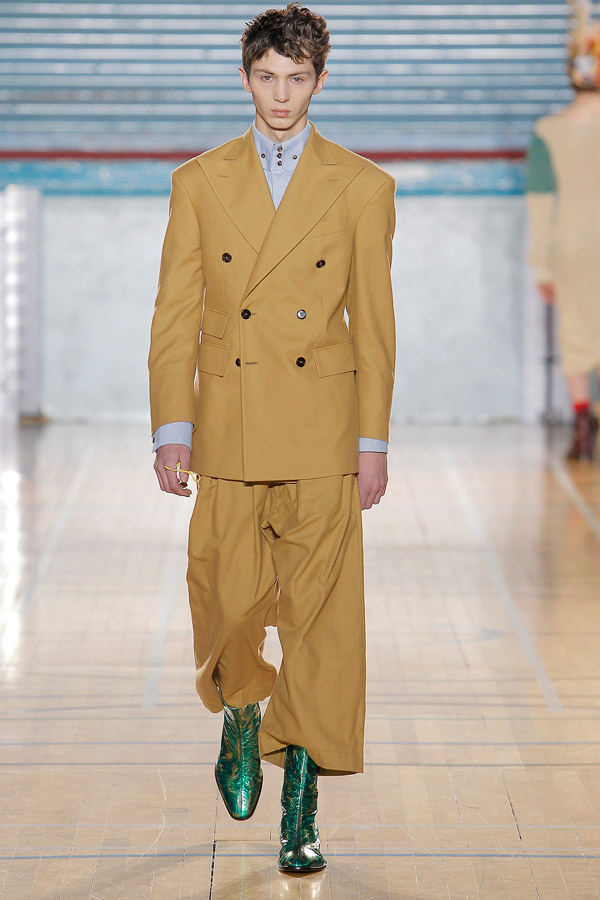 A two-piece suit on the runway at Vivienne Westwood's autumn-winter 2017/18 show.