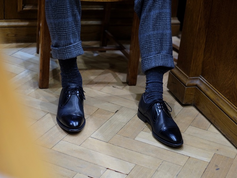 Rakish Transitions: How to Pair Shoes and Socks