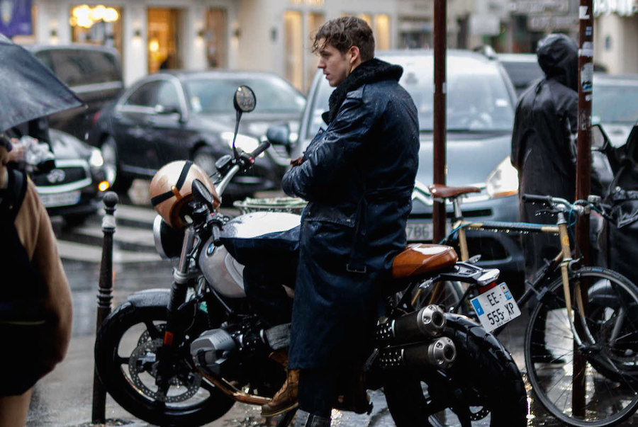 The Rake contributor Robert Spangle braving the city rain with a BMW motorcycle. Photography by Zach Dodds.