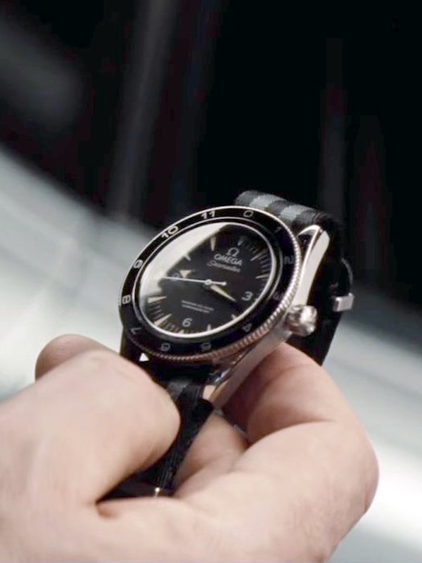 The NATO strap is reminiscent of Connery’s Submariner in Goldfinger. 