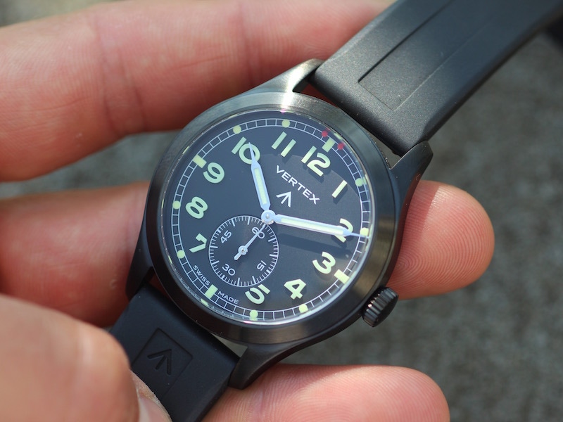 The M100B has a custom ETA 7001 mechanical movement with rhodium finish and Cotes de Geneve decoration.