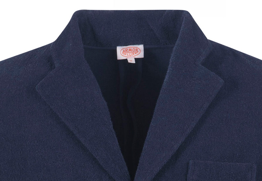 Cut with a high notch lapel and breast pocket, it's a casual blazer with sartorial standards.