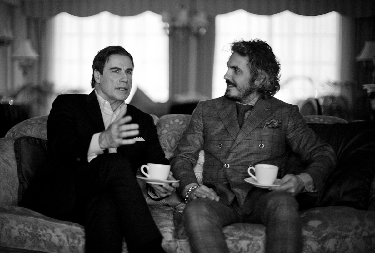 Travolta and Perin in discussion on the intricacies of bespoke tailoring (Thorsten Overgaard).