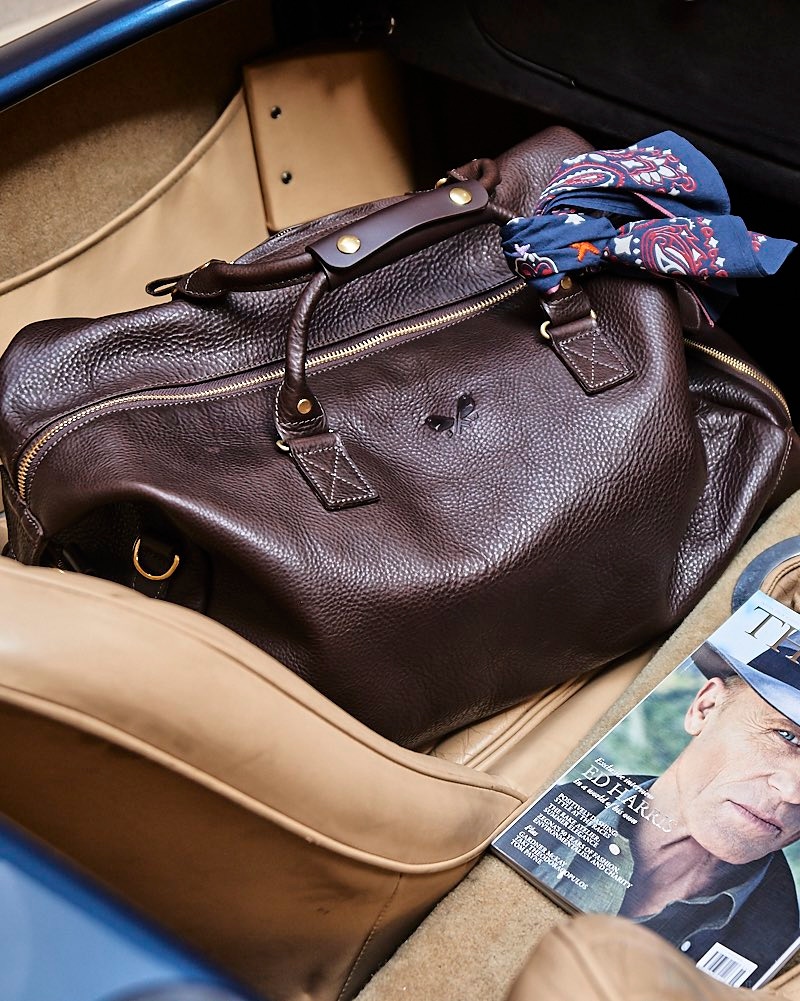 Bennett Winch's Weekender holdall is the perfect balance of elegance and functionality.