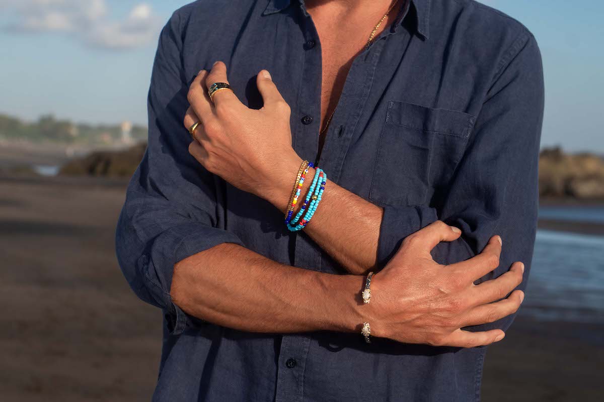 How to Wear a Bracelet: A Gentleman's Guide on Wearing Jewelry – Nialaya