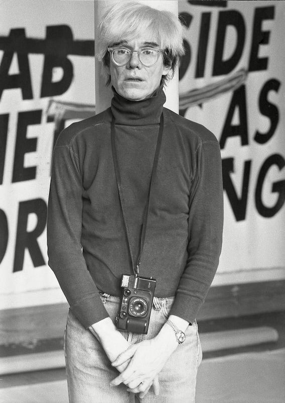 Warhol's signature look: simplicity at its most stylish.