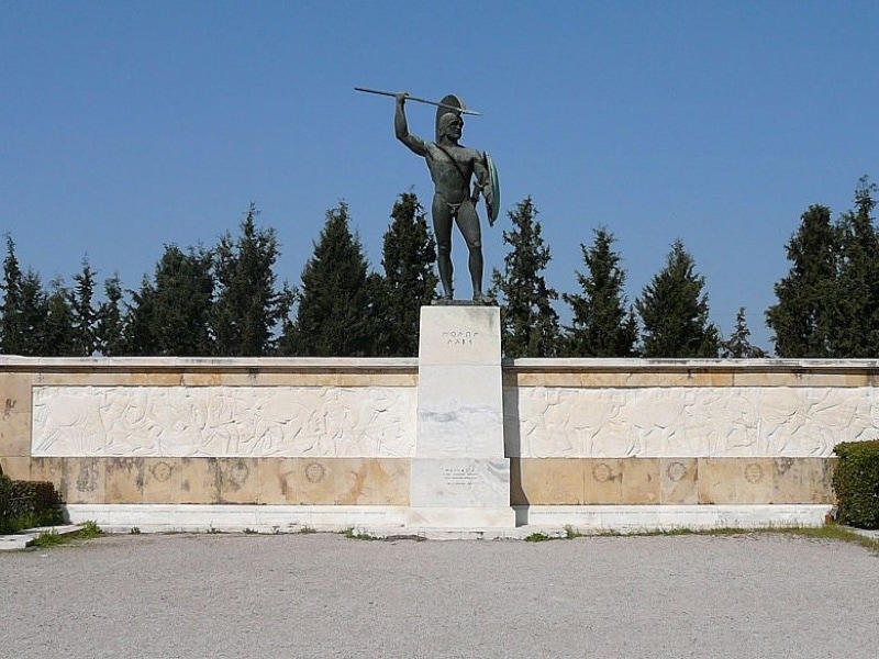 Leonidas monument at Thermopylae; “Molon Labe” is inscribed at its base.