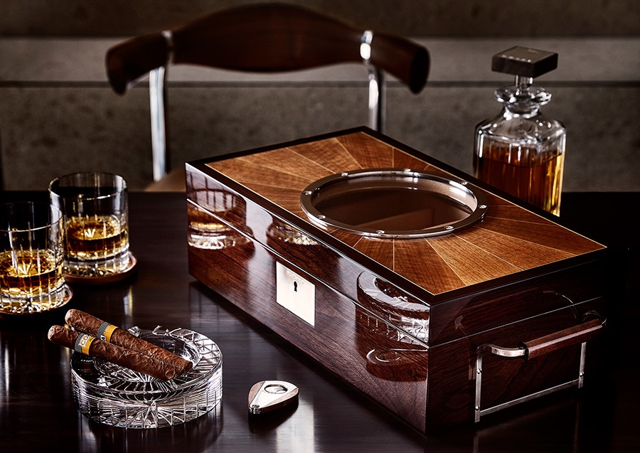 A Linley humidor would take pride of place in a cigar aficionado's smoking den.