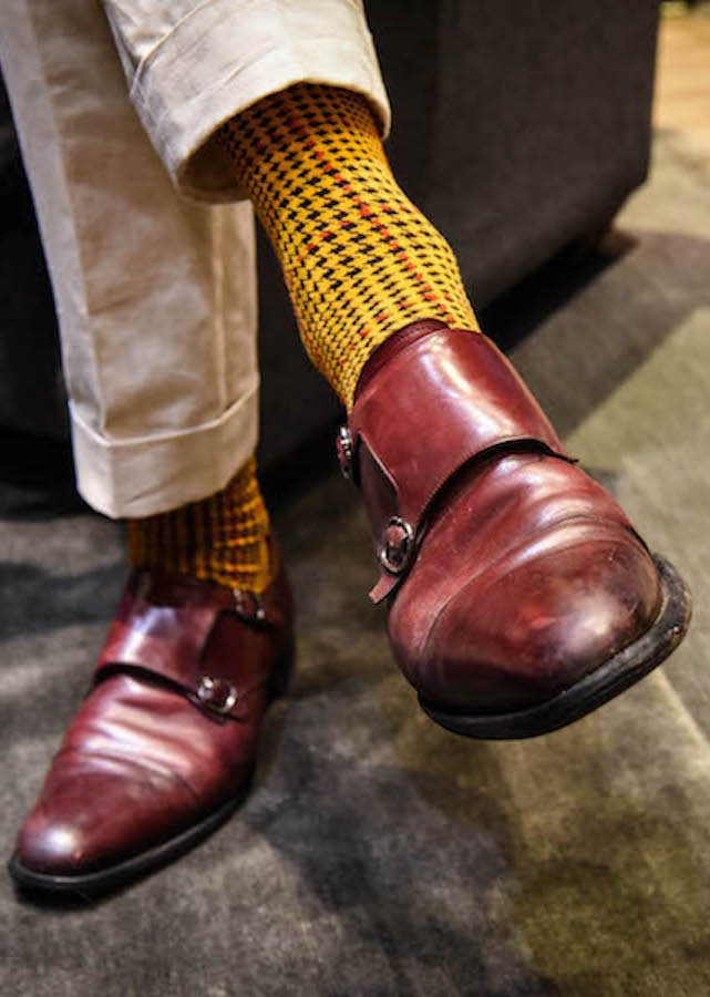 The result of a unique collaboration between luxury menswear stylist Joe Ottoway and the London Sock Company: a houndstooth pattern chosen for its British quality, and colours inspired by those of British military dress.