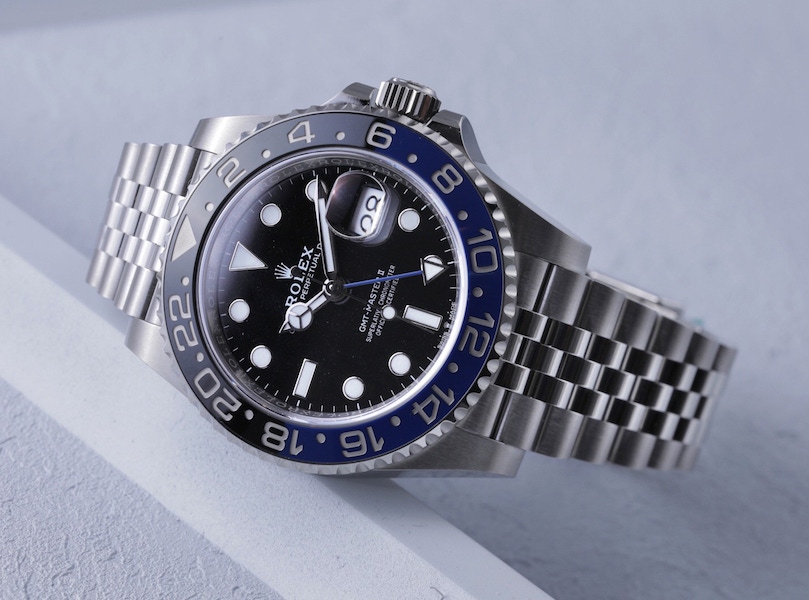 ROLEX GMT-Master II Batman_tilted