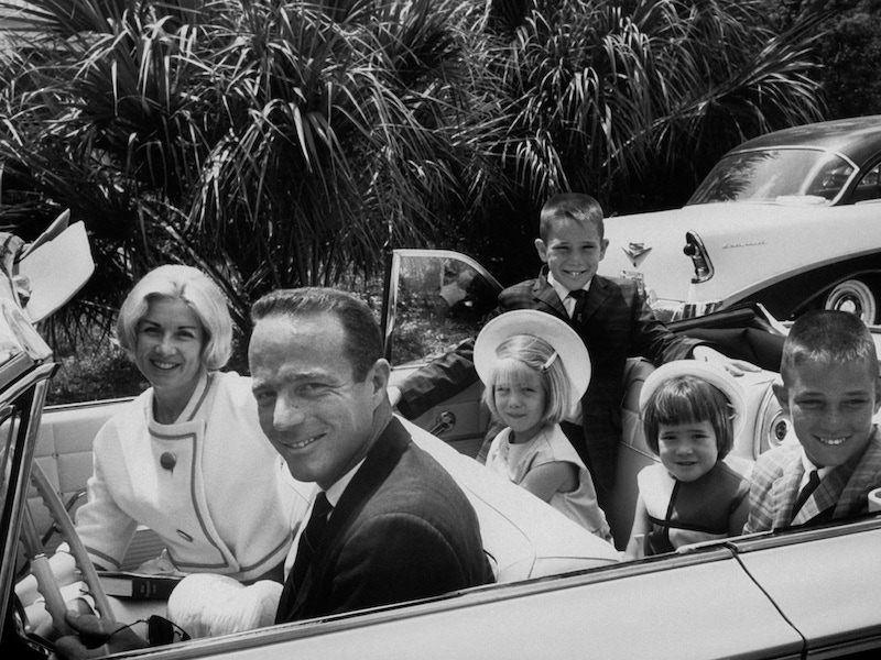 Scott Carpenter with his wife and children, 1962.