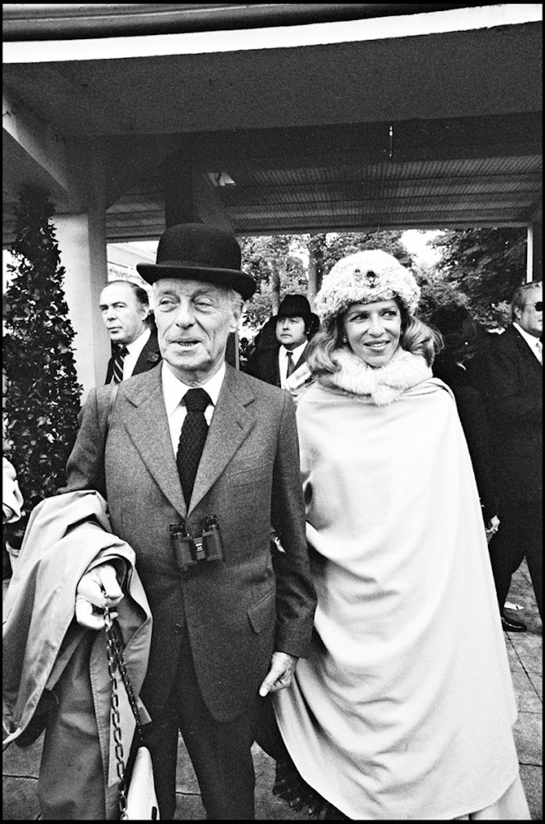 Baron Guy de Rothschild and Baroness Marie-Hélène at the Prix de l'Arc de Triomphe horse race in 1977