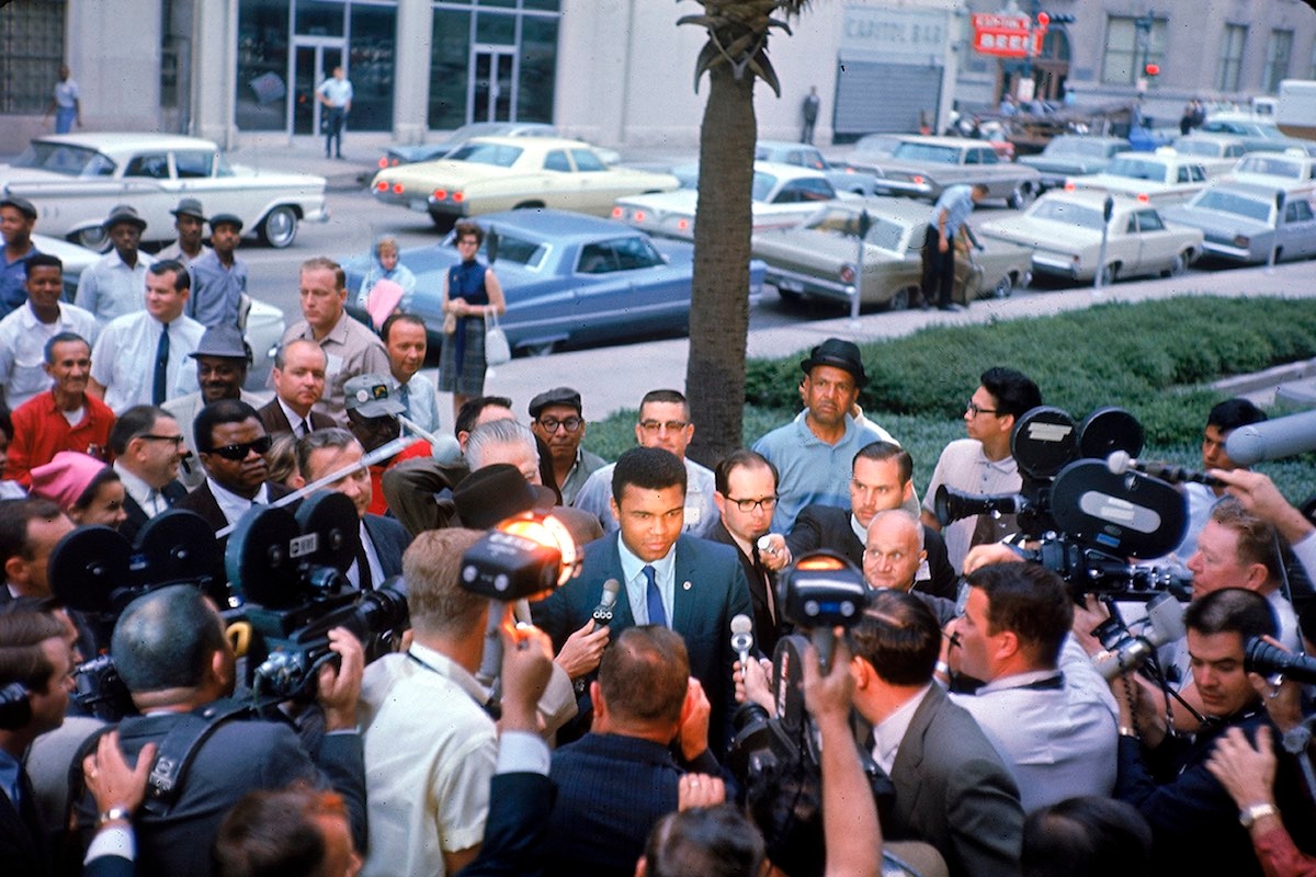 Arriving for his court case to defend his conscientious objection to fighting in Vietnam (Photo courtesy of Getty Images)