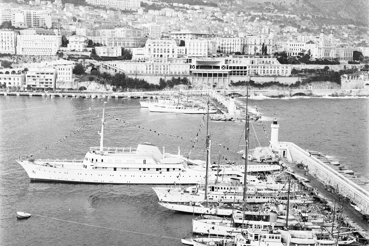 View of yachts alongside shore (Image by © Bettmann/CORBIS)