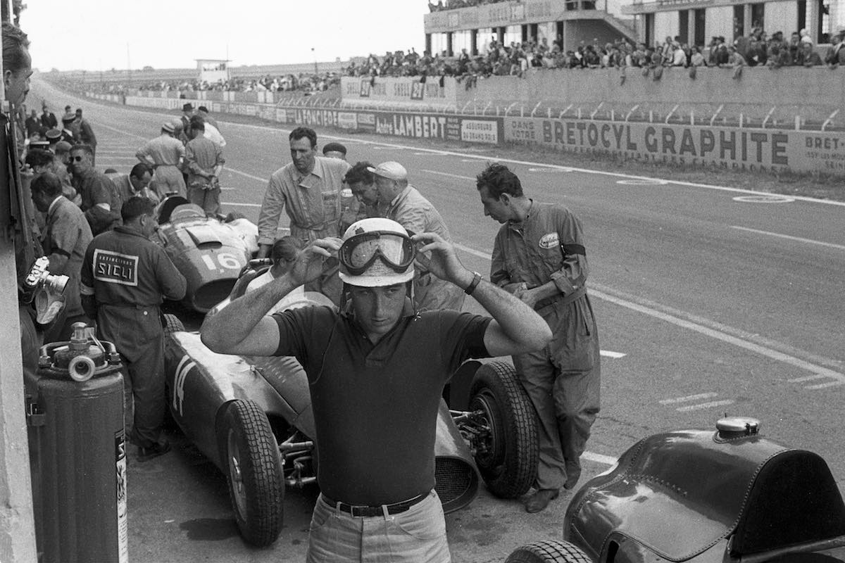 Alfonso de Portago, Ferrari D50, Grand Prix of France, Reims-Gueux, 01 July, 1956. (Photo by Bernard Cahier/Getty Images)