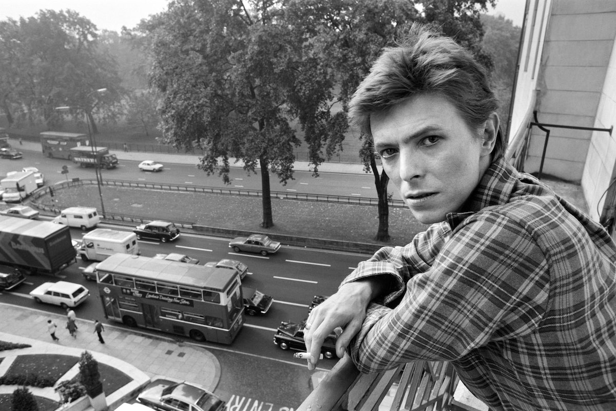 David Bowie pictured at the Dorchester Hotel, London, 1977 (Photo via Alamy)