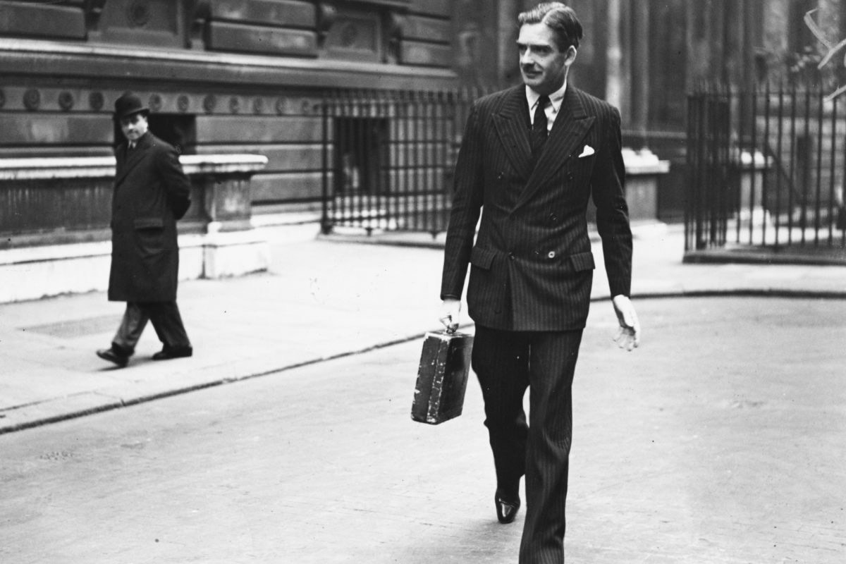 Sir Anthony Eden looking tremendously smart in a double-breasted suit (Photo via Getty)