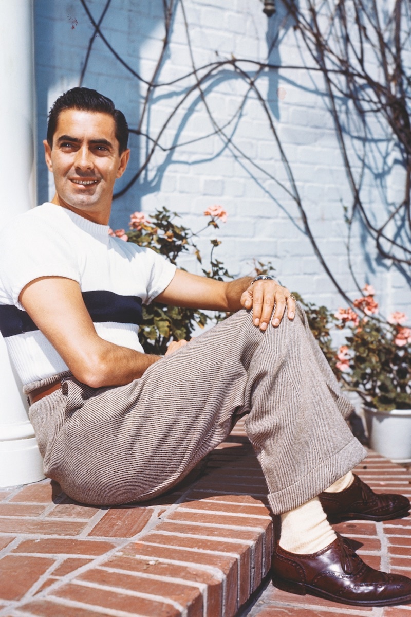 Demonstrating his enviable summer style, circa 1940s (Photo by Herbert Dorfman/Corbis via Getty Images)