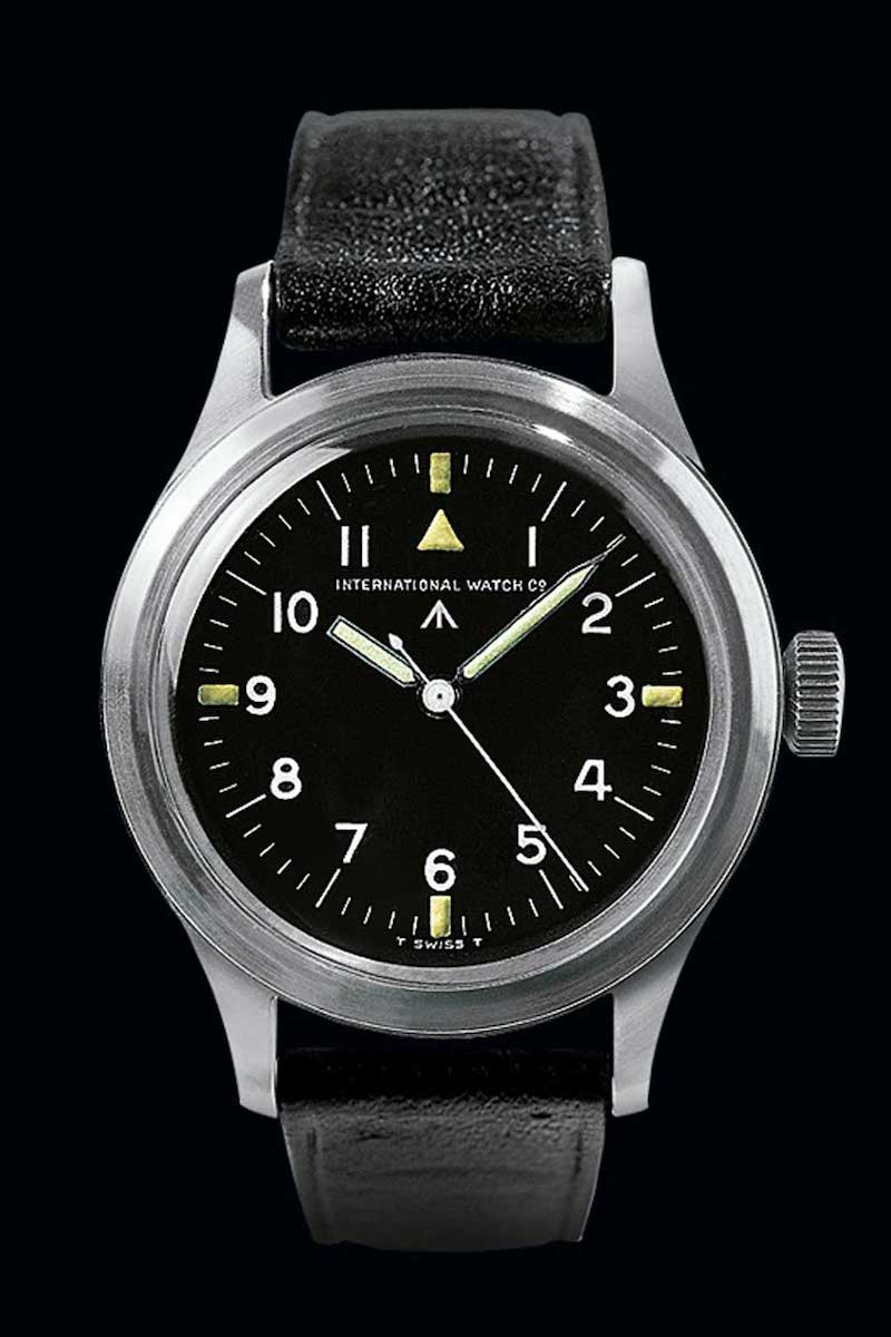 First introduced in 1948, the Mark XI had a triangle added to the dial in place of the 12 in 1952.