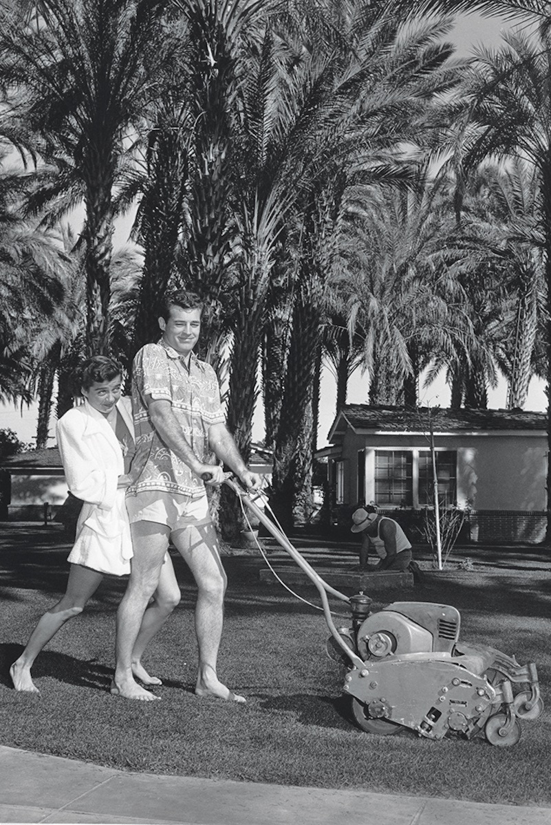 And doing the gardening with his wife Gail Russell (Photo by Archive Photos/Getty Images)