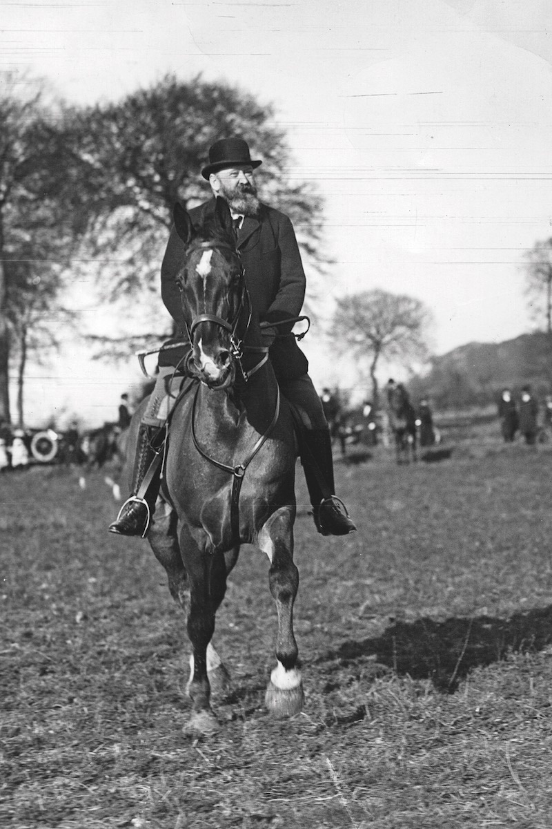 Rothschild hunting in 1911 (Photo by Hulton Archive/Getty Images)