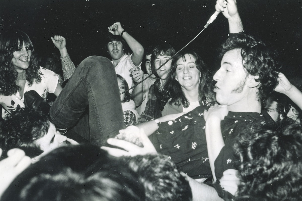 Springsteen crowdsurfing in New Jersey, 1979