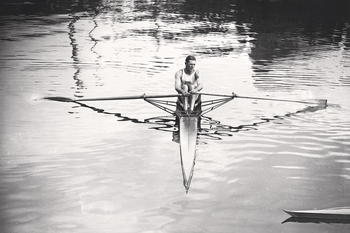 Kelly Sr rowing his sculling boat at the Antwerp Olympics in 1920 (Photo via Getty)