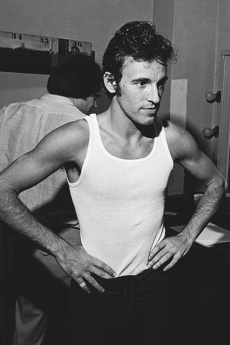 Bruce Springsteen backstage at the Fox Theater in Atlanta, Georgia, 1978 (Photo By Rick Diamond/Getty Images)